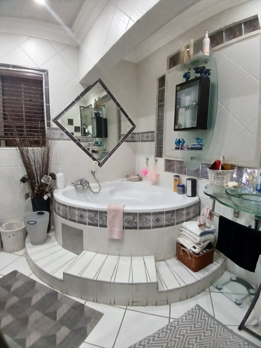 4 Bedroom Property for Sale in Vaalpark Free State